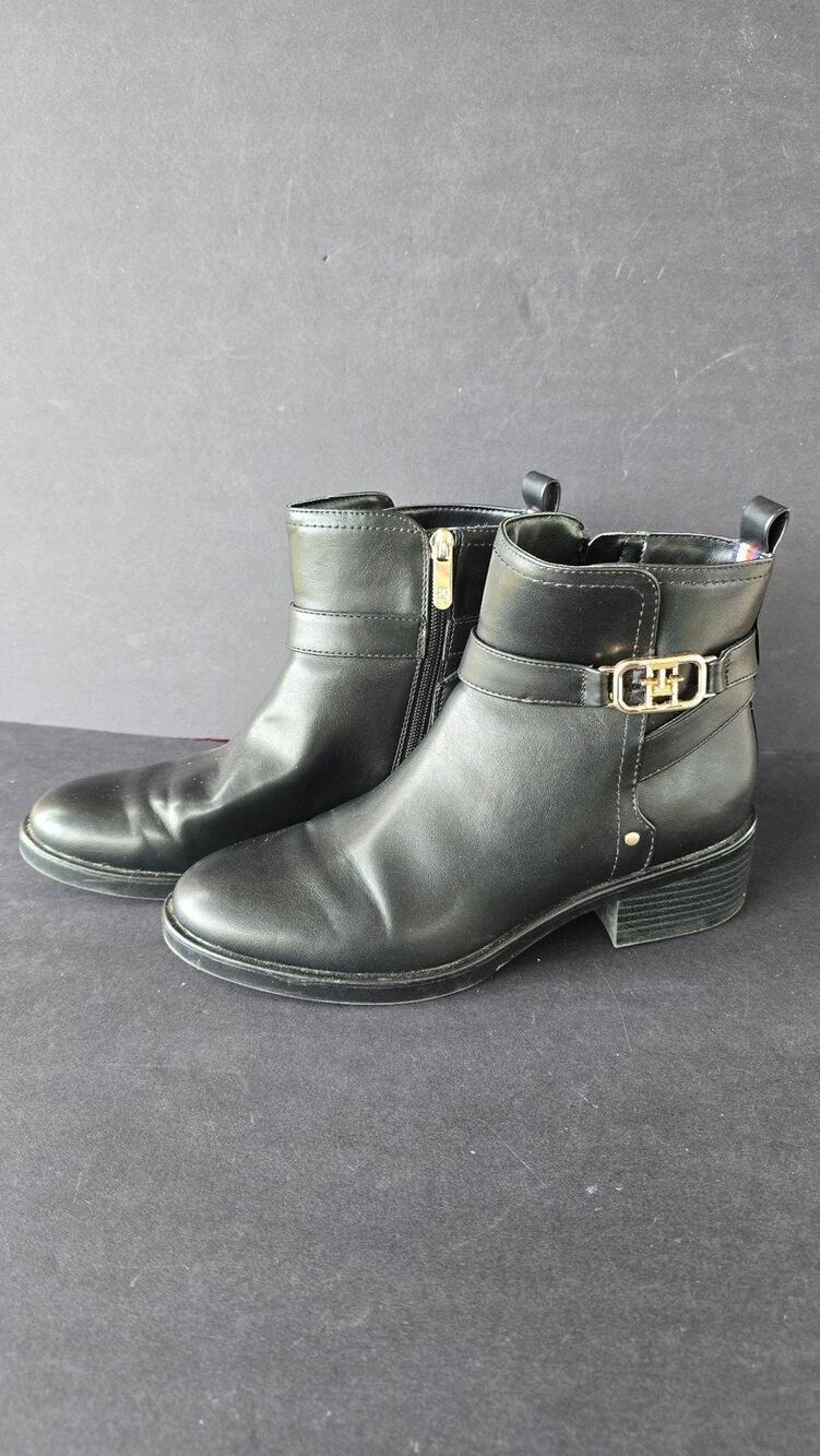 Tommy Hilfiger Boots Womens Size 8 Black Faux Leather Ankle Booties Block Heel
